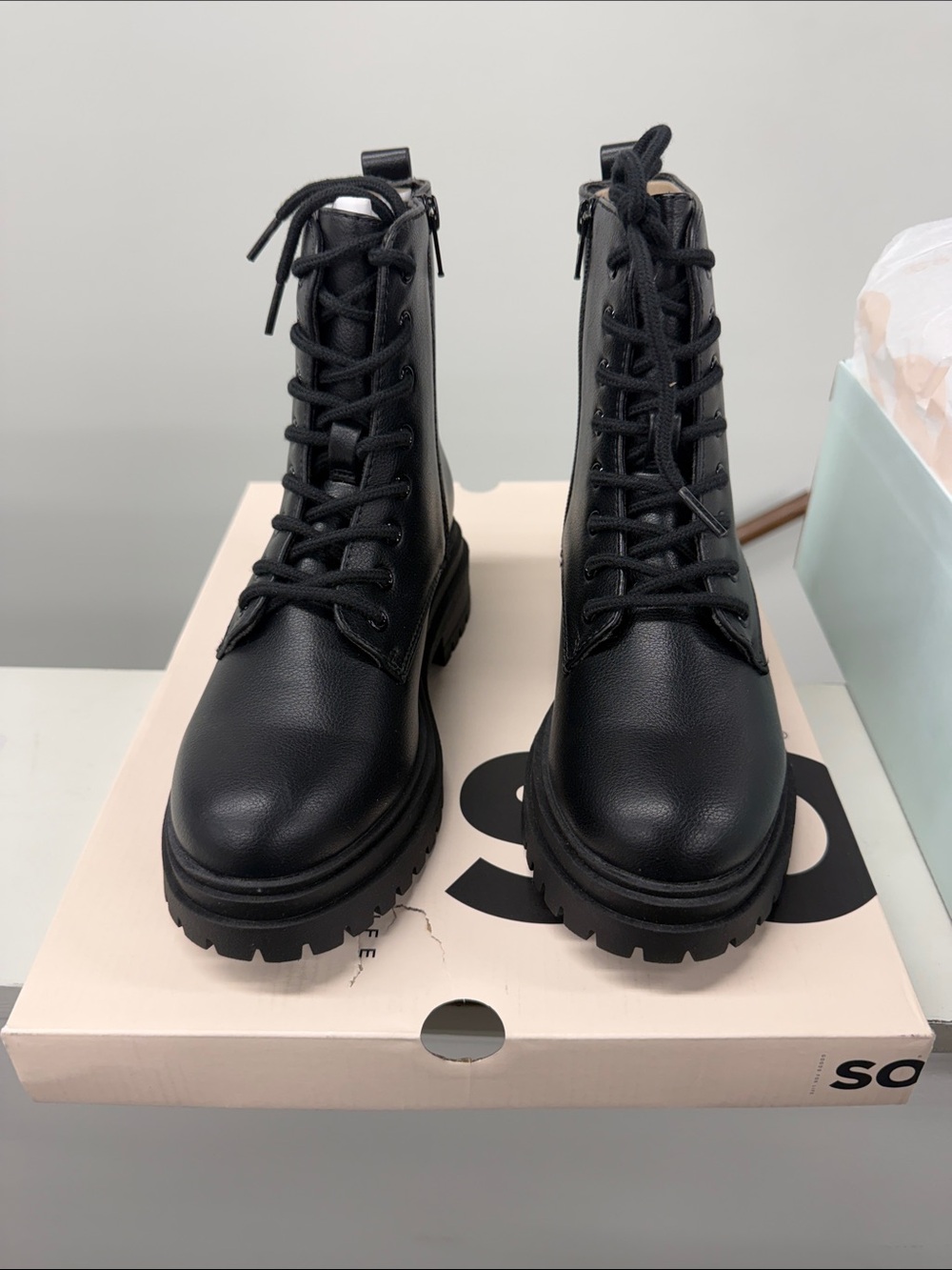 Meelaa Style Black Lace-Up Chunky Combat Boots